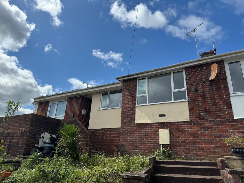 Lot: 37 - TERRACED BUNGALOW FOR UPDATING - General view of front of bungalow